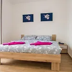 Monique *