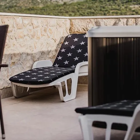 Monique Appartement *