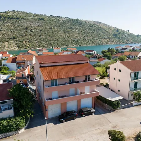 Monique Rogoznica (Sibenik-Knin)