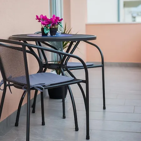 Monique Appartement *