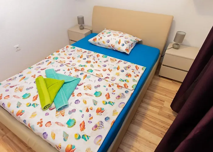 Monique * רוגוזניצה