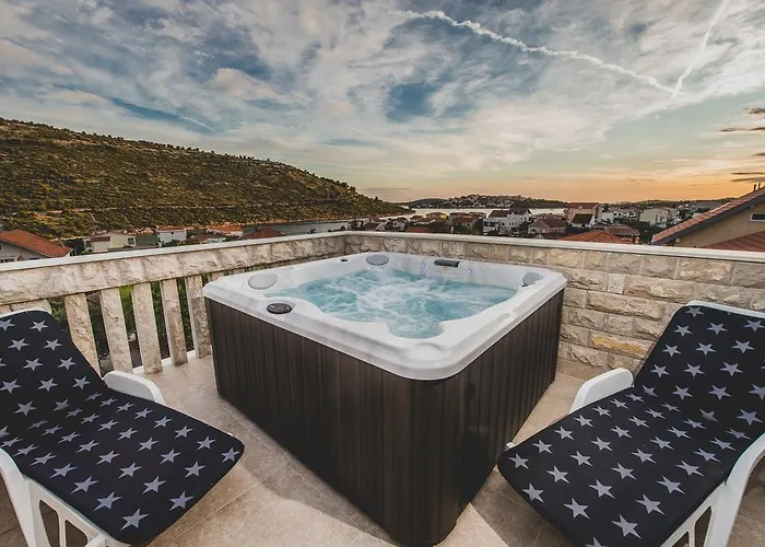 Monique רוגוזניצה