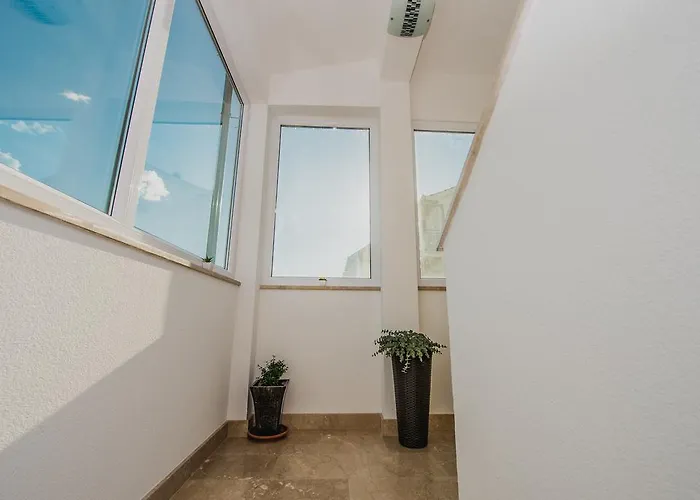 Monique דירה רוגוזניצה