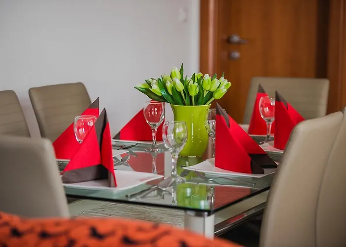 Monique * 로고즈니차