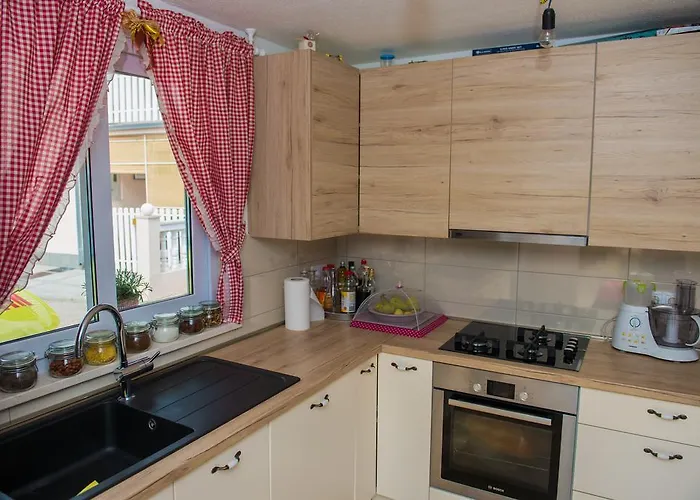 Monique * רוגוזניצה